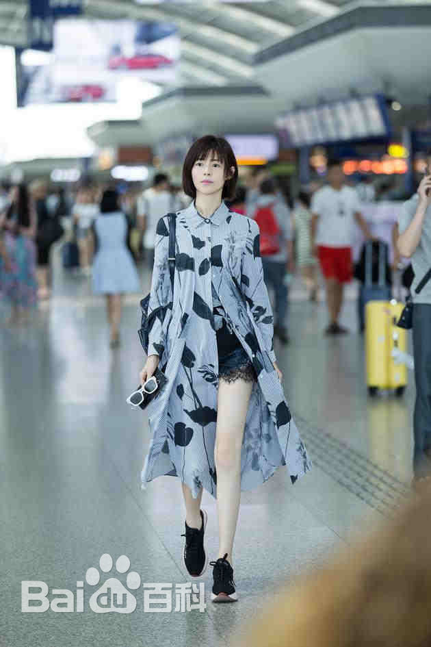 卢杉(Amber)生活照素颜照相册