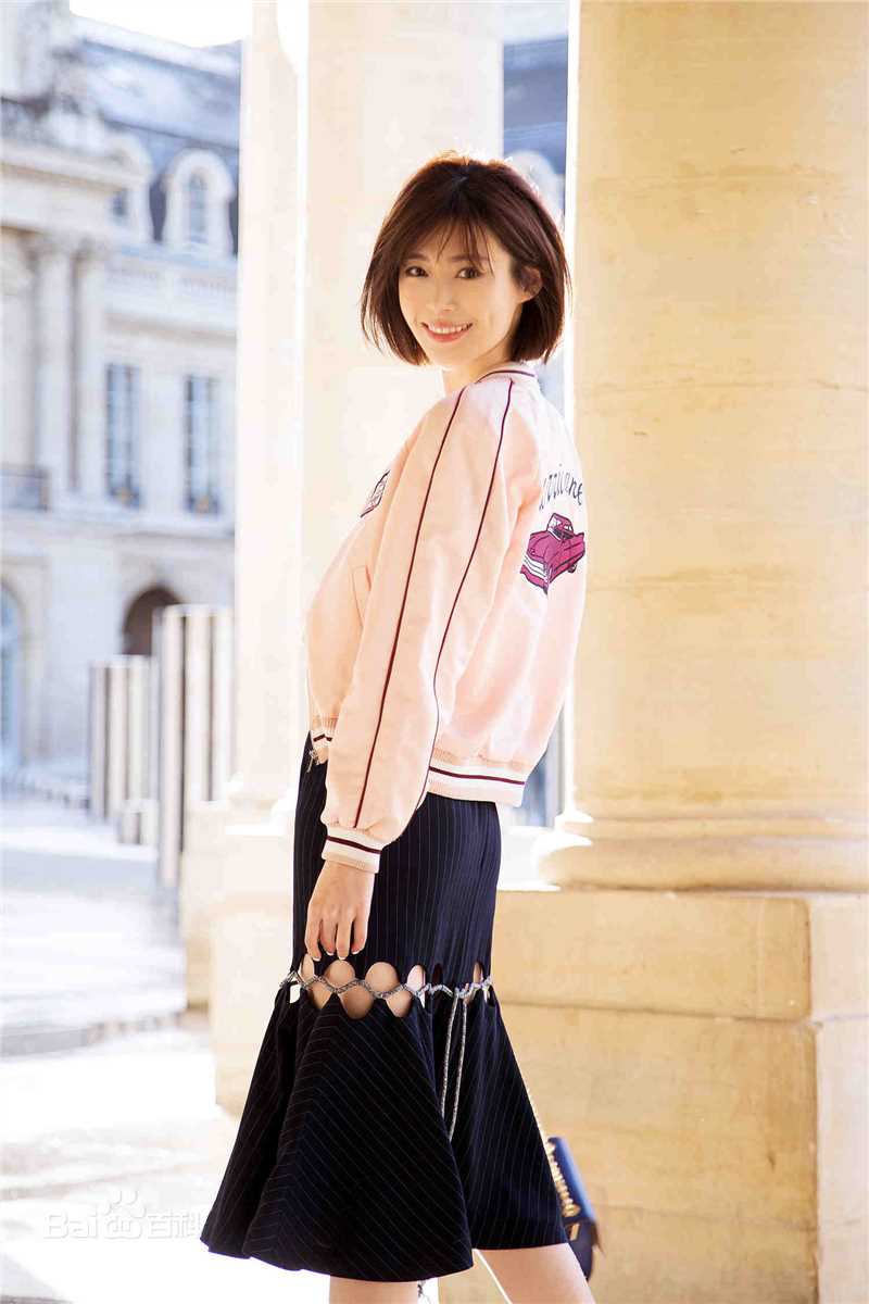 卢杉(Amber)生活照素颜照相册