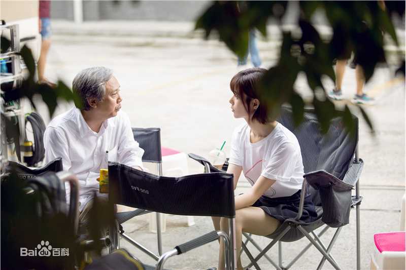 卢杉(Amber)网剧《疯人院》最新剧照