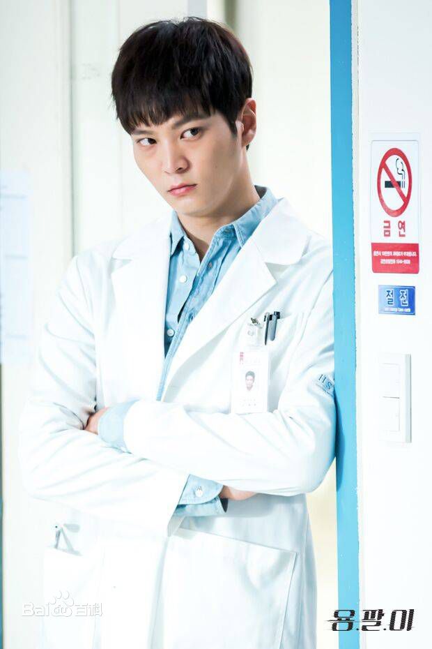 周元(Joo Won )龙八夷素颜照相册