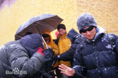 古宇工作照壁纸壁纸