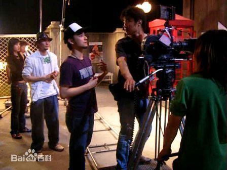 古宇工作照壁纸壁纸