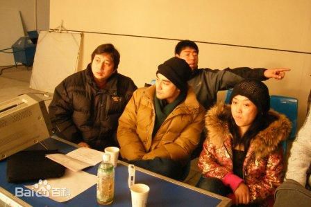 古宇工作照壁纸壁纸