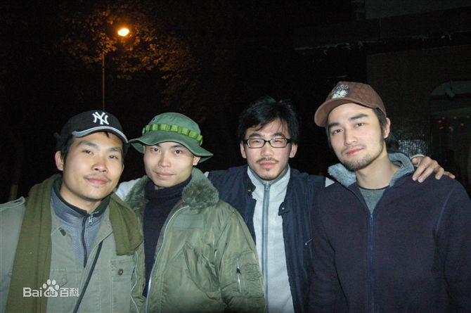 古宇工作照壁纸壁纸