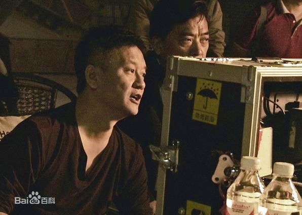 过华在片场工作照前后照片