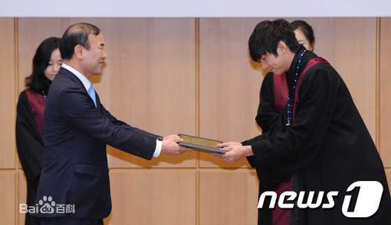 李敏镐（hào）(Lee MinHo、イ ミンホ)荣誉检察官素颜照相册