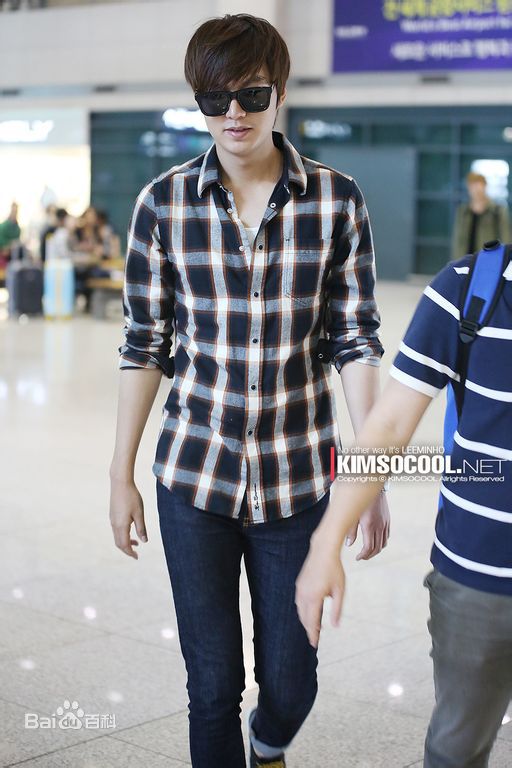 李敏镐（hào）(Lee MinHo、イ ミンホ)行走的画报图册