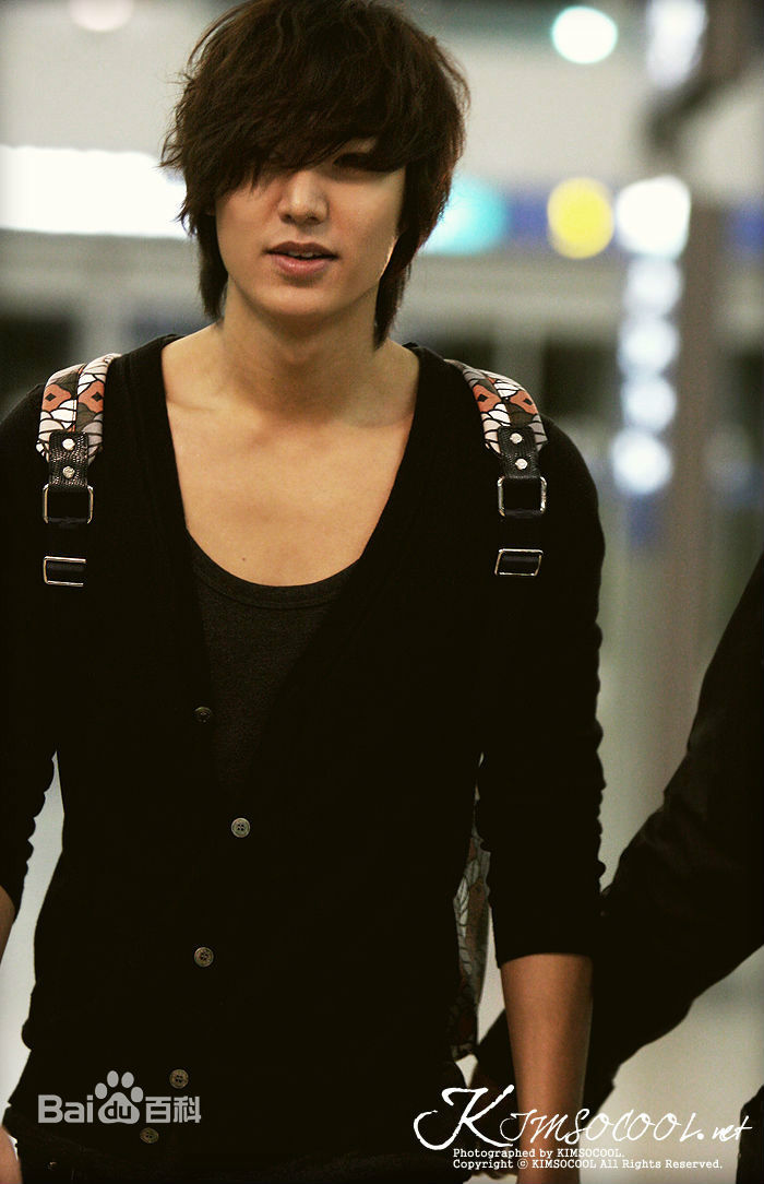 李敏镐（hào）(Lee MinHo、イ ミンホ)行走的画报图册