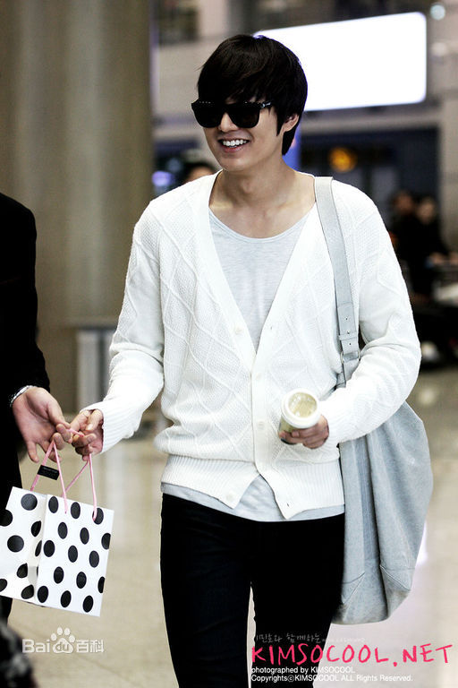 李敏镐（hào）(Lee MinHo、イ ミンホ)行走的画报图册