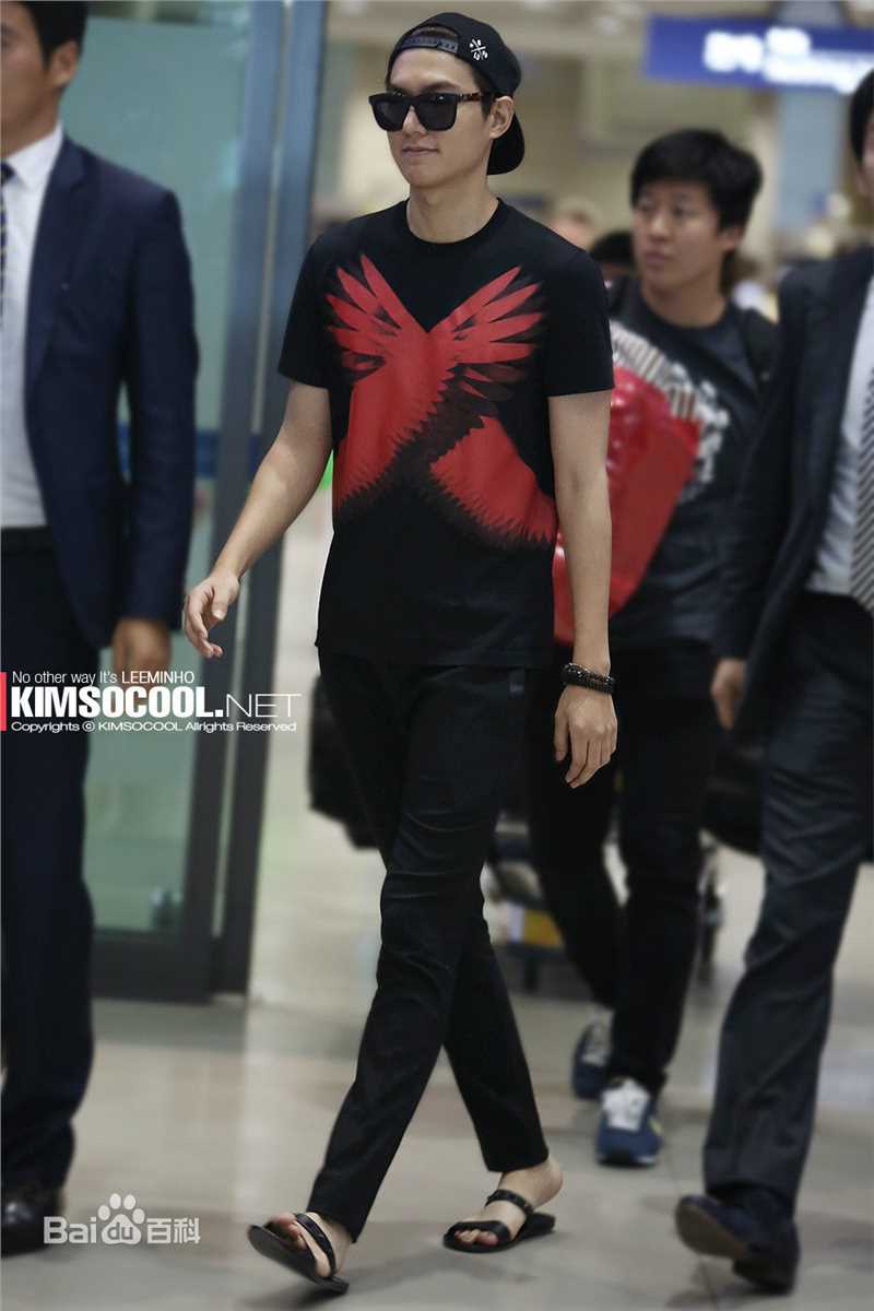 李敏镐（hào）(Lee MinHo、イ ミンホ)行走的画报图册