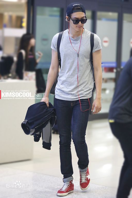 李敏镐（hào）(Lee MinHo、イ ミンホ)行走的画报图册