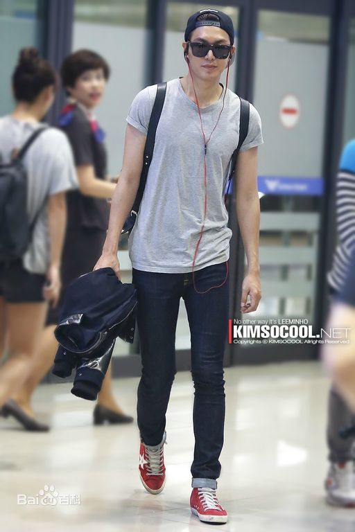 李敏镐（hào）(Lee MinHo、イ ミンホ)行走的画报图册