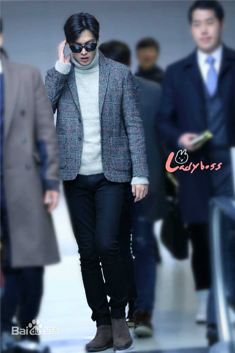 李敏镐（hào）(Lee MinHo、イ ミンホ)行走的画报图册