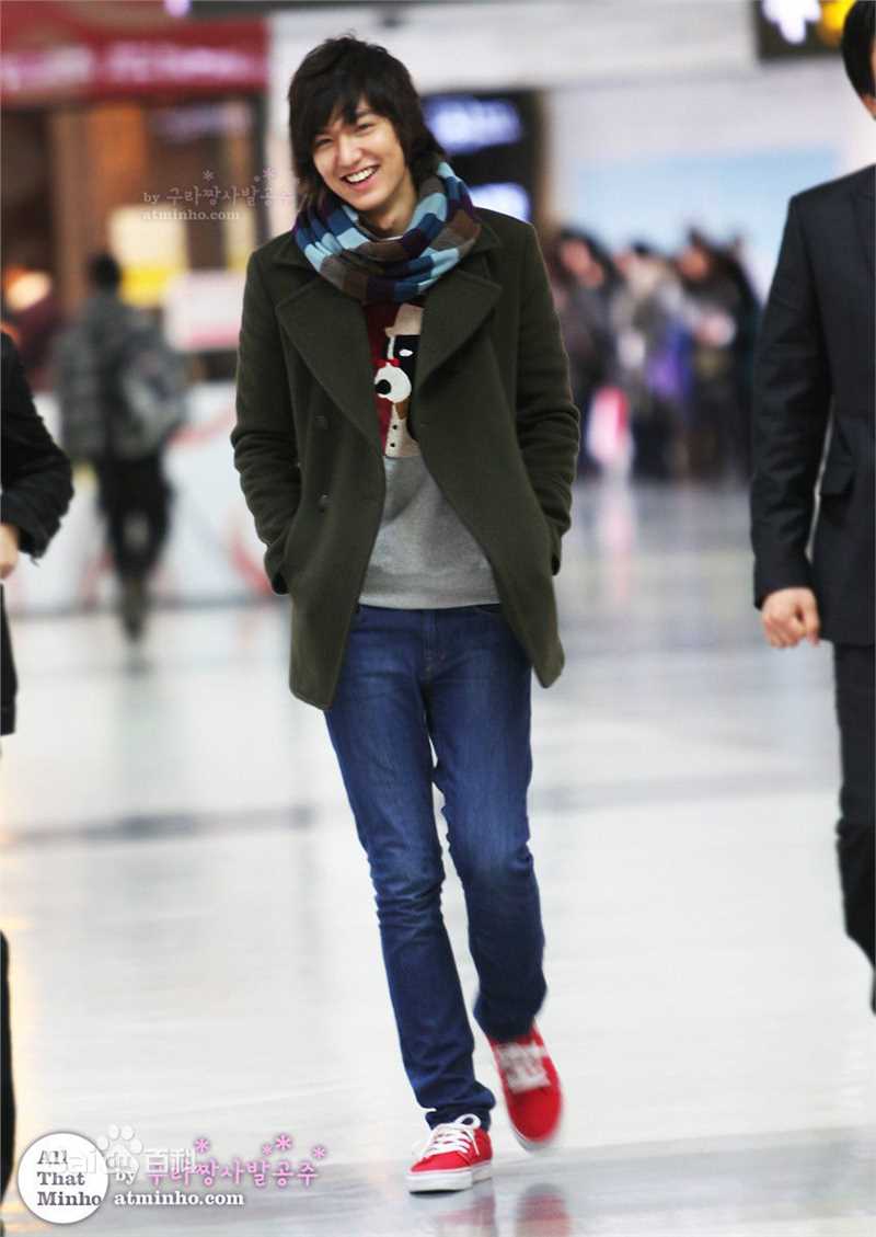 李敏镐（hào）(Lee MinHo、イ ミンホ)行走的画报图册