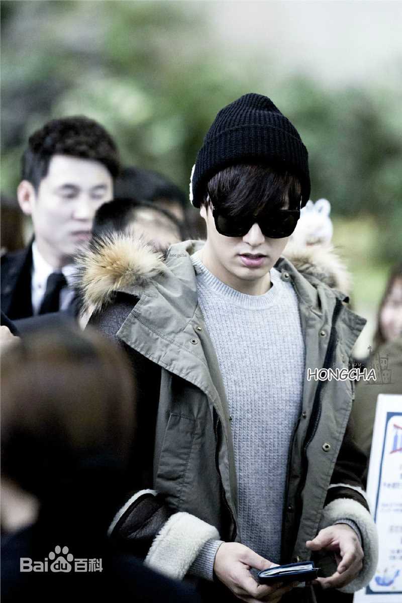 李敏镐（hào）(Lee MinHo、イ ミンホ)行走的画报图册