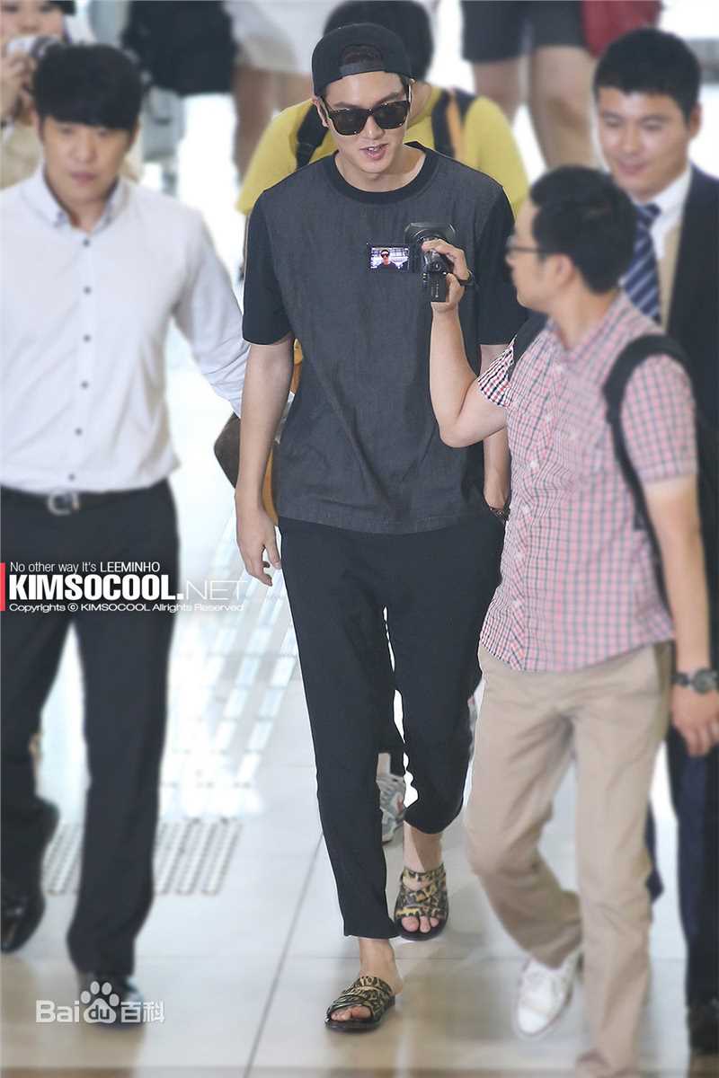 李敏镐（hào）(Lee MinHo、イ ミンホ)行走的画报图册