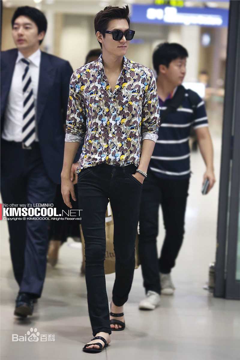 李敏镐（hào）(Lee MinHo、イ ミンホ)行走的画报图册