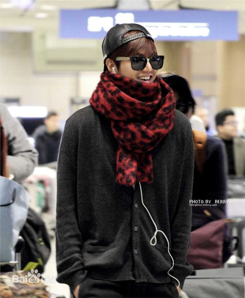 李敏镐（hào）(Lee MinHo、イ ミンホ)行走的画报图册