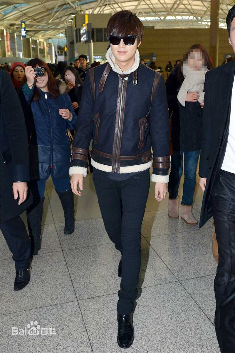 李敏镐（hào）(Lee MinHo、イ ミンホ)行走的画报图册