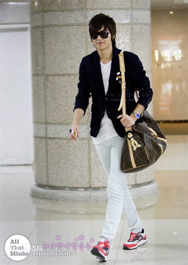 李敏镐（hào）(Lee MinHo、イ ミンホ)行走的画报图册