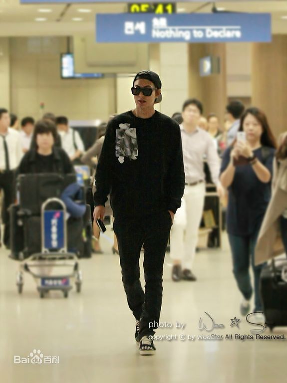 李敏镐（hào）(Lee MinHo、イ ミンホ)行走的画报图册