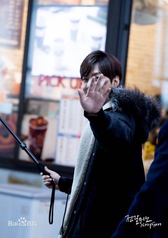 李敏镐（hào）(Lee MinHo、イ ミンホ)江南1970舞台问候素颜照相册