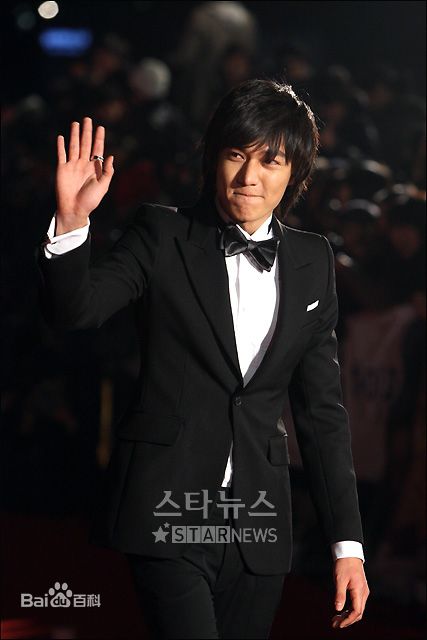 李敏镐（hào）(Lee MinHo、イ ミンホ)2009.2    第45届百想艺术大赏图册