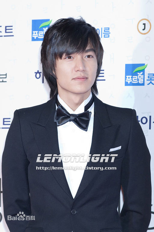 李敏镐（hào）(Lee MinHo、イ ミンホ)2009.2    第45届百想艺术大赏图册