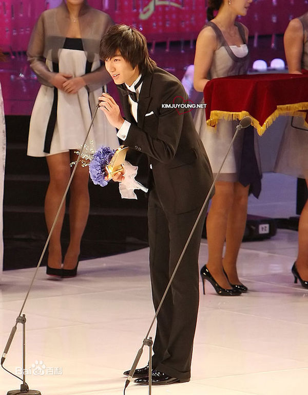 李敏镐（hào）(Lee MinHo、イ ミンホ)2009.2    第45届百想艺术大赏图册