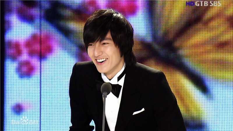 李敏镐（hào）(Lee MinHo、イ ミンホ)2009.2    第45届百想艺术大赏图册