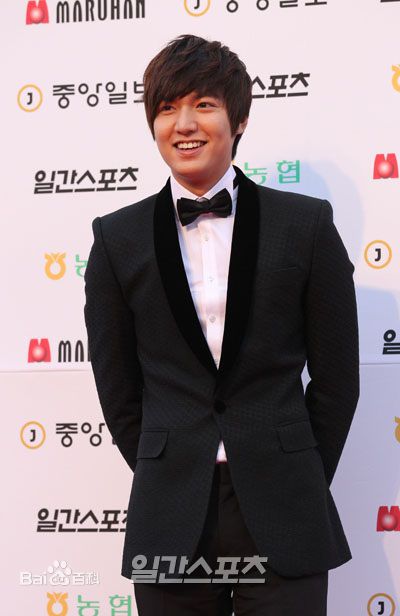 李敏镐（hào）(Lee MinHo、イ ミンホ)2011.10    韩国电视剧大奖前后照片