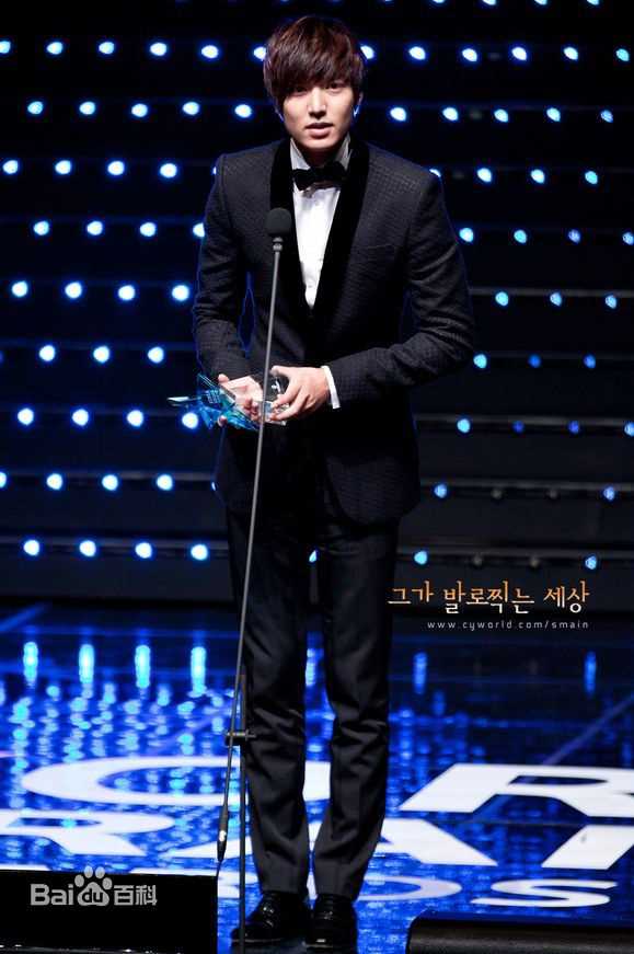 李敏镐（hào）(Lee MinHo、イ ミンホ)2011.10    韩国电视剧大奖前后照片