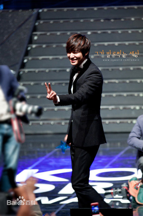 李敏镐（hào）(Lee MinHo、イ ミンホ)2011.10    韩国电视剧大奖前后照片