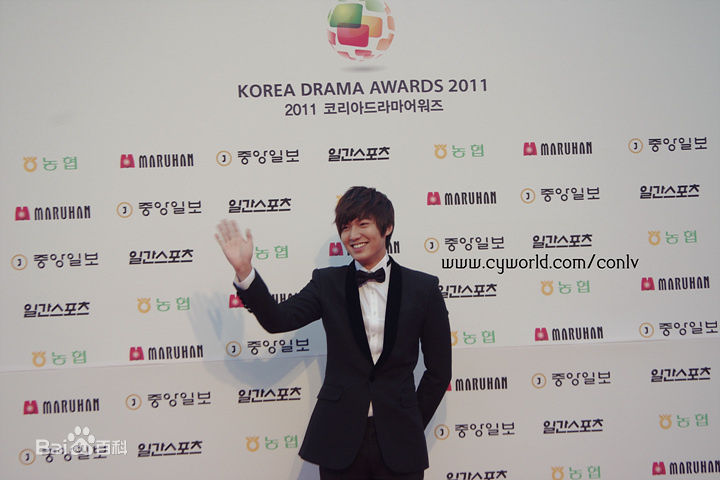 李敏镐（hào）(Lee MinHo、イ ミンホ)2011.10    韩国电视剧大奖前后照片