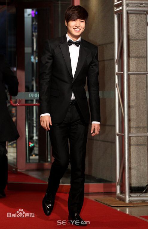 李敏镐（hào）(Lee MinHo、イ ミンホ)2011.12  S演技大赏壁纸壁纸