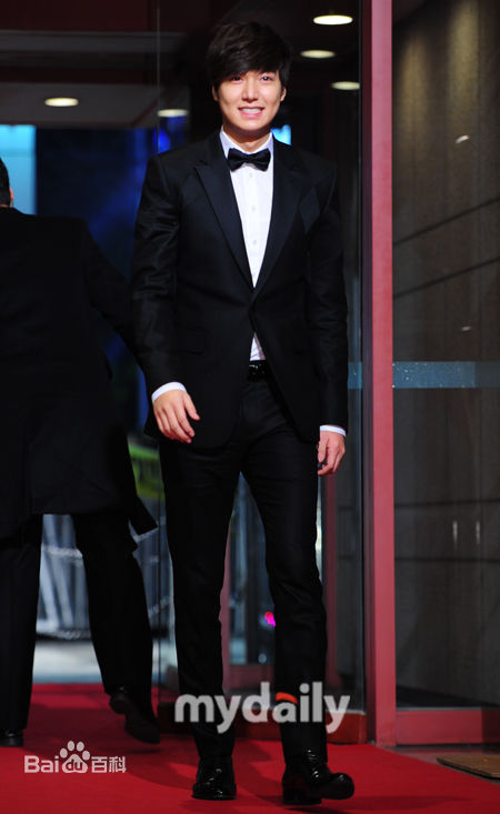 李敏镐（hào）(Lee MinHo、イ ミンホ)2011.12  S演技大赏壁纸壁纸