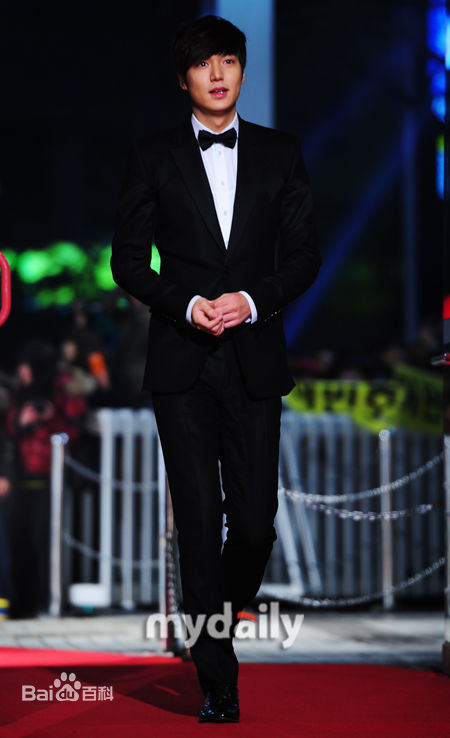 李敏镐（hào）(Lee MinHo、イ ミンホ)2011.12  S演技大赏壁纸壁纸