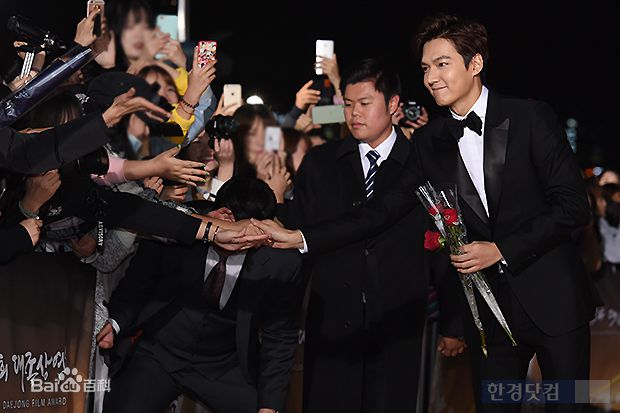 李敏镐（hào）(Lee MinHo、イ ミンホ)2015.11  第52届韩国电影大钟奖性感图片图集