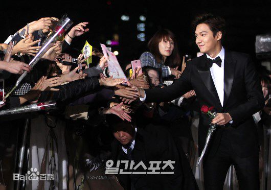 李敏镐（hào）(Lee MinHo、イ ミンホ)2015.11  第52届韩国电影大钟奖性感图片图集