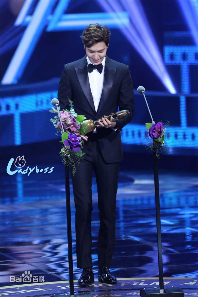 李敏镐（hào）(Lee MinHo、イ ミンホ)2015.11  第52届韩国电影大钟奖性感图片图集