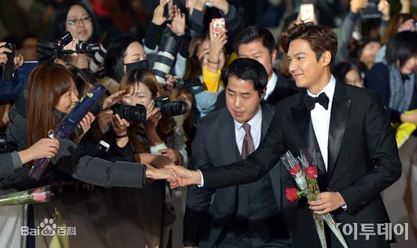 李敏镐（hào）(Lee MinHo、イ ミンホ)2015.11  第52届韩国电影大钟奖性感图片图集