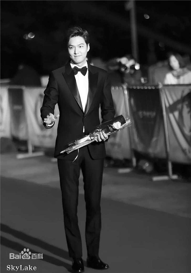 李敏镐（hào）(Lee MinHo、イ ミンホ)2015.11  第52届韩国电影大钟奖性感图片图集