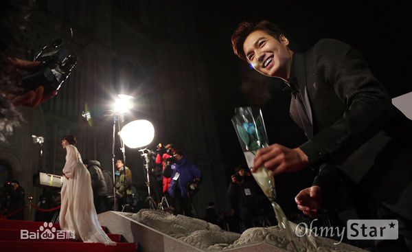 李敏镐（hào）(Lee MinHo、イ ミンホ)2015.11  韩国青龙电影奖壁纸壁纸