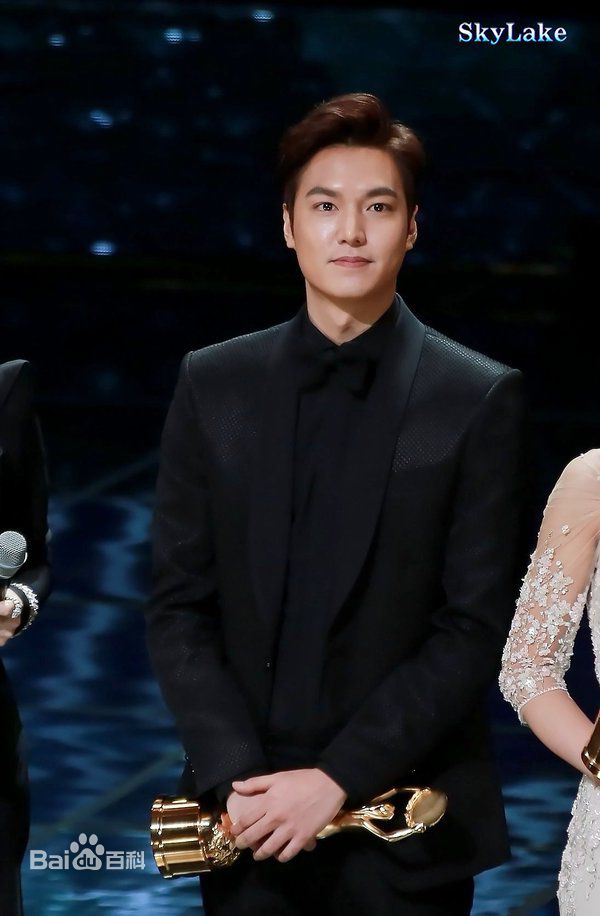 李敏镐（hào）(Lee MinHo、イ ミンホ)2015.11  韩国青龙电影奖壁纸壁纸