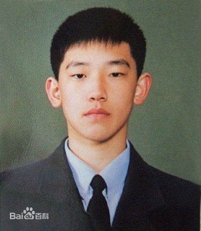 郑智薰(英文名:Rain 韩文名：  罗马拼音：Jung Ji Hoon)小时候前后照片