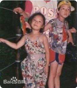 郑智薰(英文名:Rain 韩文名：  罗马拼音：Jung Ji Hoon)小时候前后照片