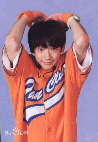 郑智薰(英文名:Rain 韩文名：  罗马拼音：Jung Ji Hoon)小时候前后照片