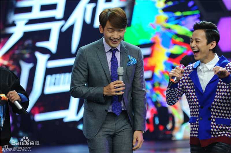 郑智薰(英文名:Rain 韩文名：  罗马拼音：Jung Ji Hoon)快乐大本营 2014-03-08素颜照相册