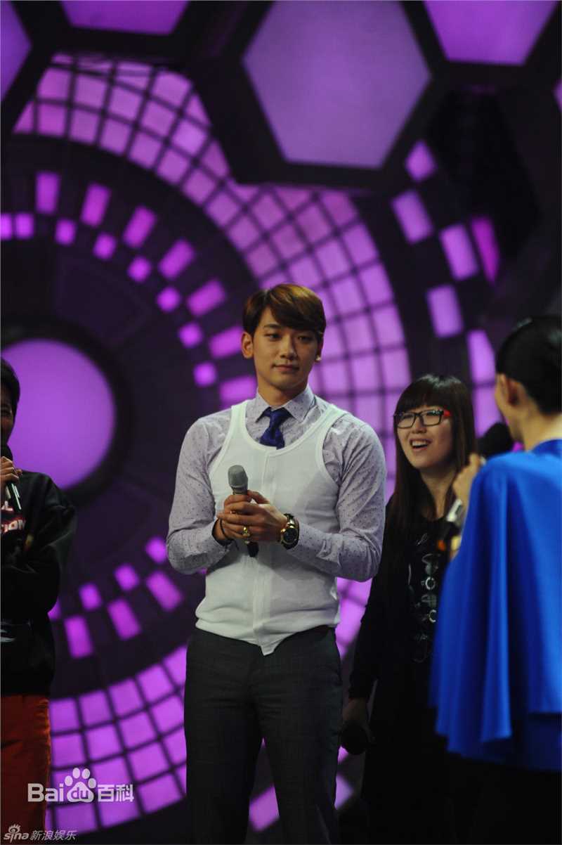 郑智薰(英文名:Rain 韩文名：  罗马拼音：Jung Ji Hoon)快乐大本营 2014-03-08素颜照相册