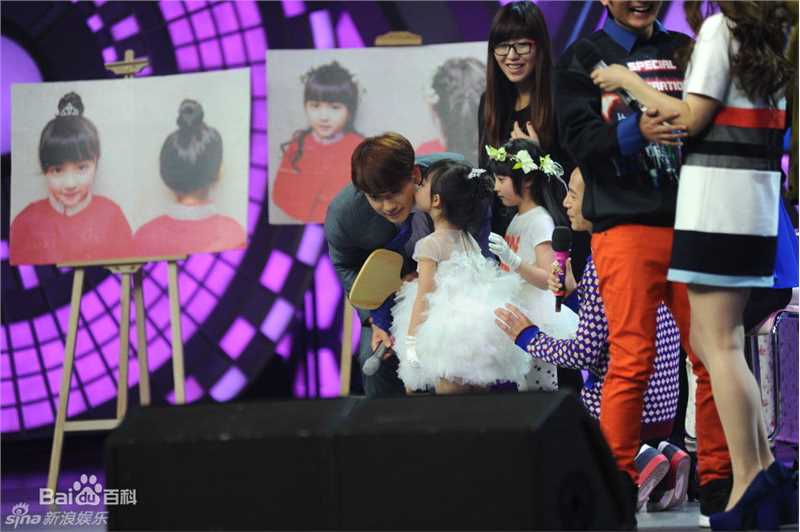 郑智薰(英文名:Rain 韩文名：  罗马拼音：Jung Ji Hoon)快乐大本营 2014-03-08素颜照相册